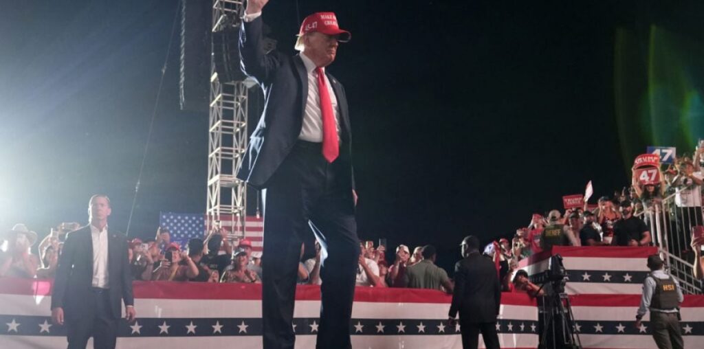 Man with firearms in car arrested near Trump rally | BreakingNews.ie