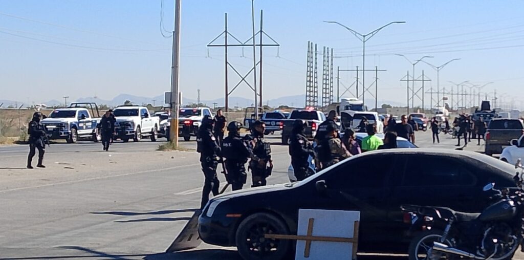 Manifestación en en colonia Luis Donaldo Colosio de Torreón.