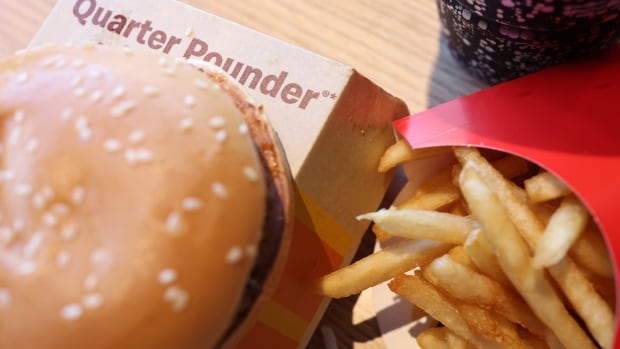 McDonald’s says testing rules out Quarter Pounder patties as source of E. coli outbreak in U.S. | CBC News