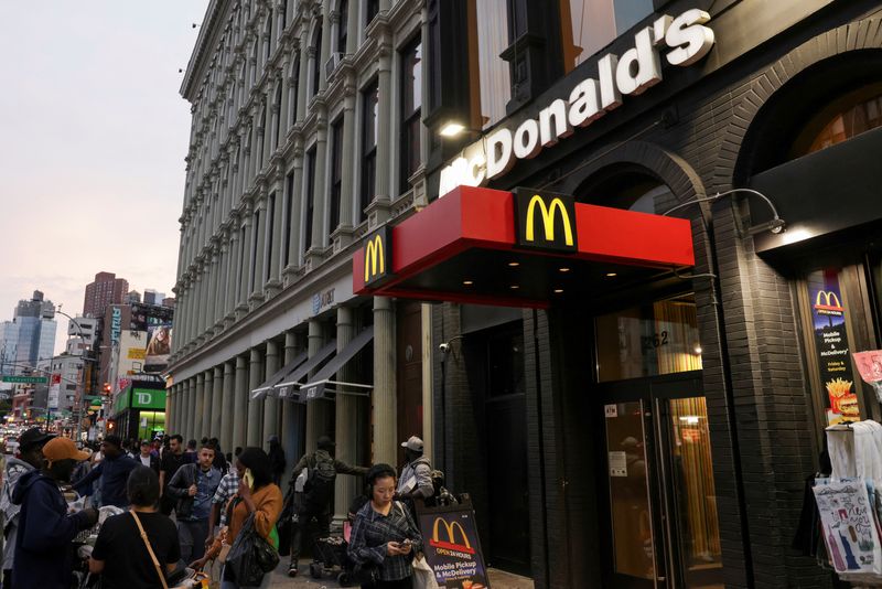 McDonald’s shares fall as E. coli outbreak tied to Quarter Pounder kills 1 in US