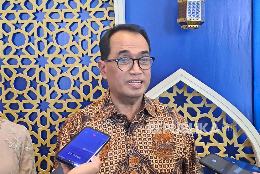 Menhub Apresiasi Kolaborasi BUMN dan Swasta Kembangkan Prasarana Transportasi Massal |Republika Online