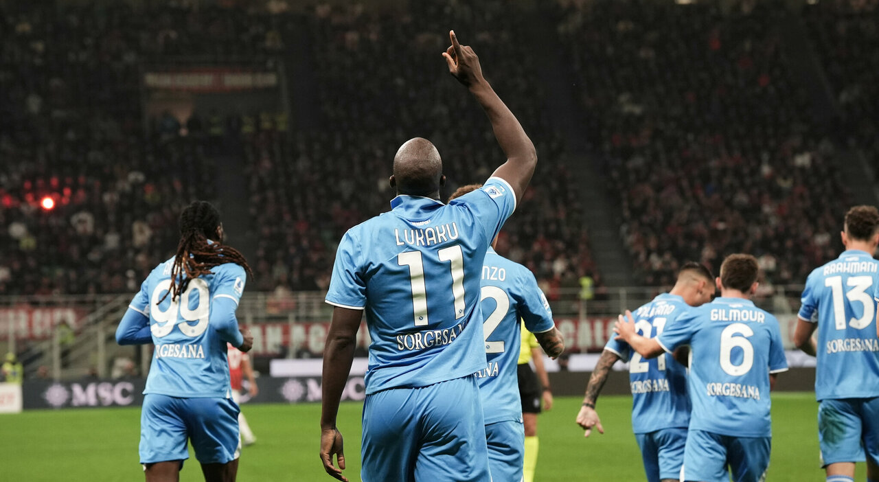 Milan-Napoli 0-2, azzurri super: Lukaku e Kvaratskhelia portano Conte a +7 in classifica sull’Inter