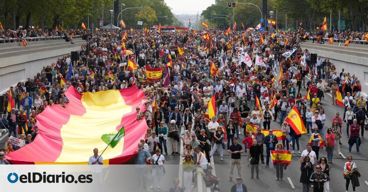 Miles de personas exigen elecciones generales en una manifestación con PP y Vox en Madrid