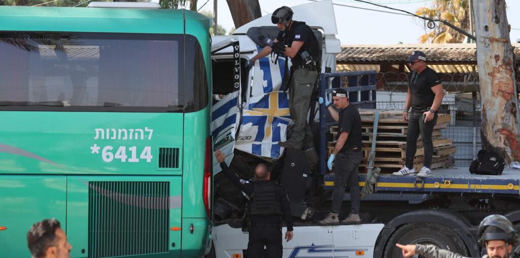 Nahost-Liveblog: ++ Lkw fährt in Menschenmenge - zahlreiche Verletzte ++