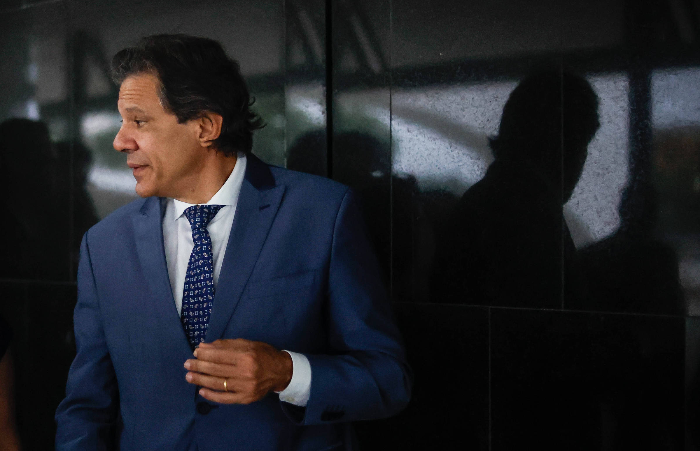 Não é verdade que o Brasil está crescendo com estímulo fiscal, diz Haddad