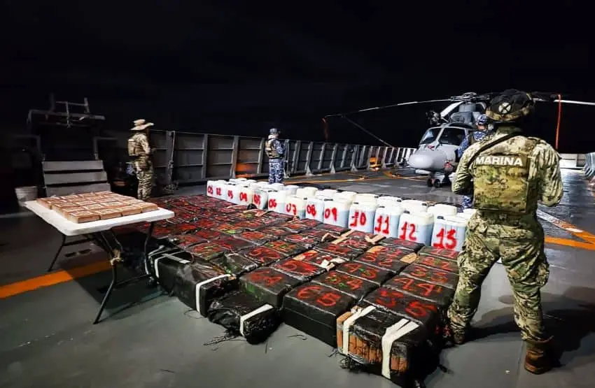 Navy makes its largest-ever maritime drug bust off coast of Michoacán