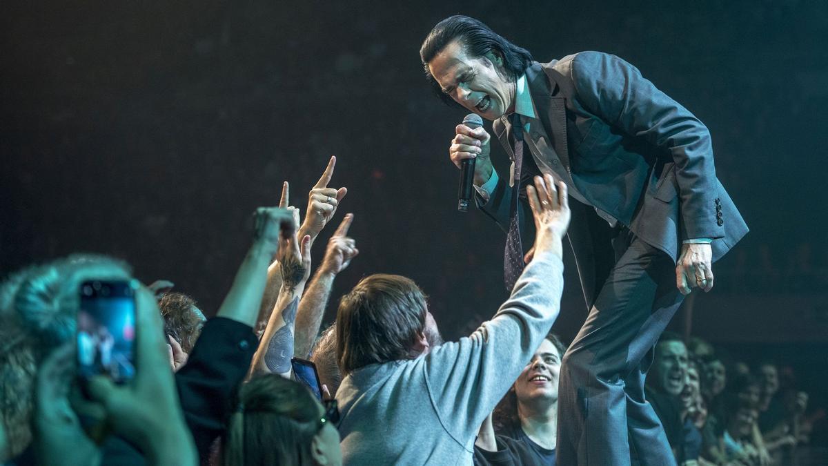 Nick Cave & The Bad Seeds, eléctrica ceremonia curativa en el Palau Sant Jordi