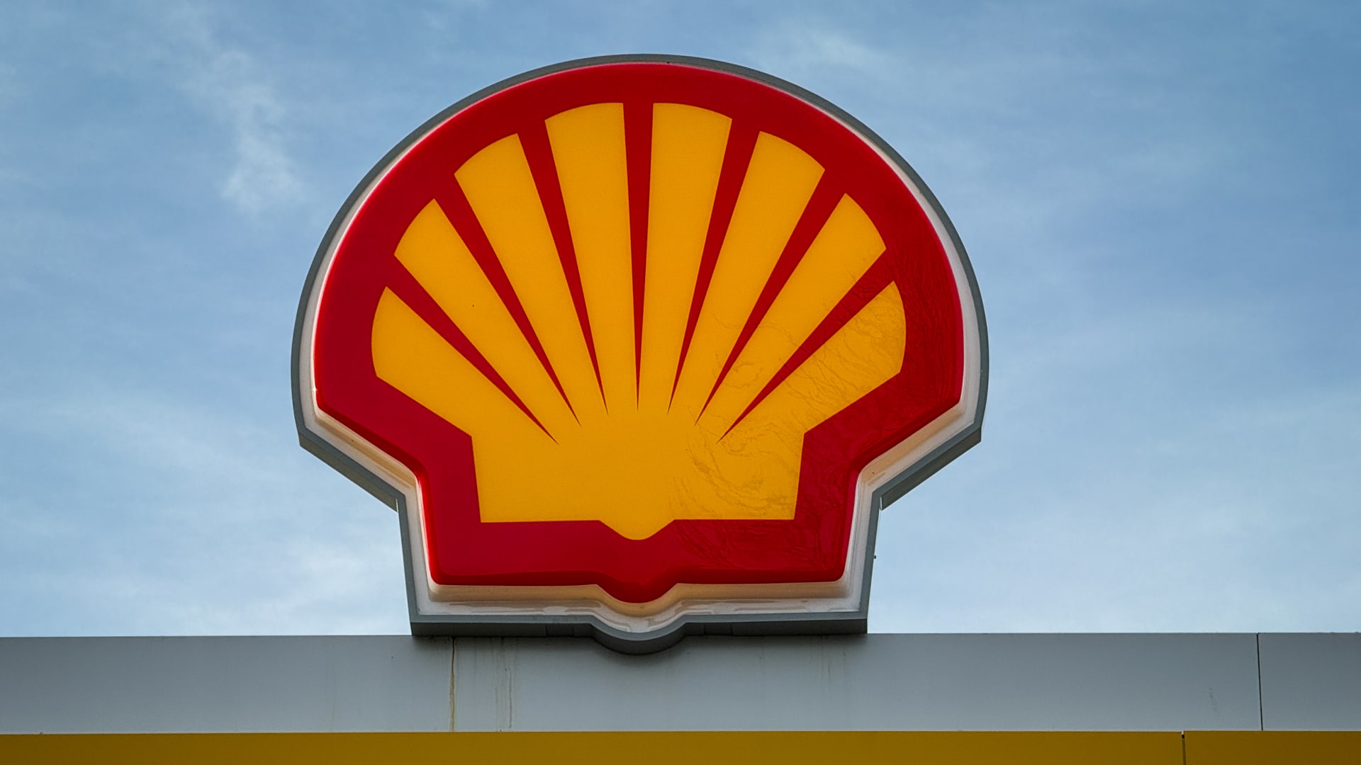 Oil giant Shell posts $6 billion profit beat, launches new share buyback program