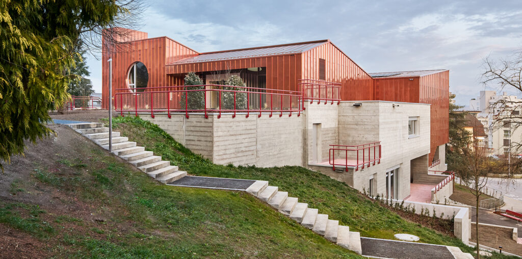 Parish Center Gerliswil Refurbishment and Expansion  / Lussi + Partner AG