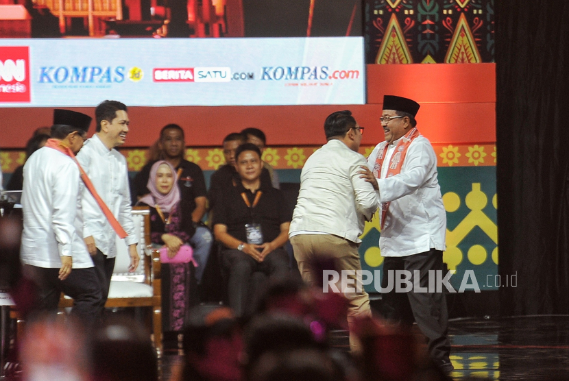 Paslon Dharma-Kun Janjikan Internet Gratis untuk Seluruh Rumah Warga di Jakarta |Republika Online