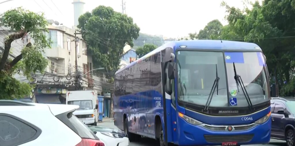 Passageiros são assaltados dentro de ônibus executivo no Rio - Jornal de Brasília