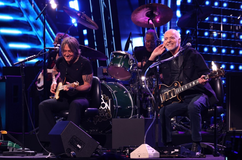 Peter Frampton & Keith Urban Reflect on Shredding Together at 2024 Rock & Roll Hall of Fame Induction