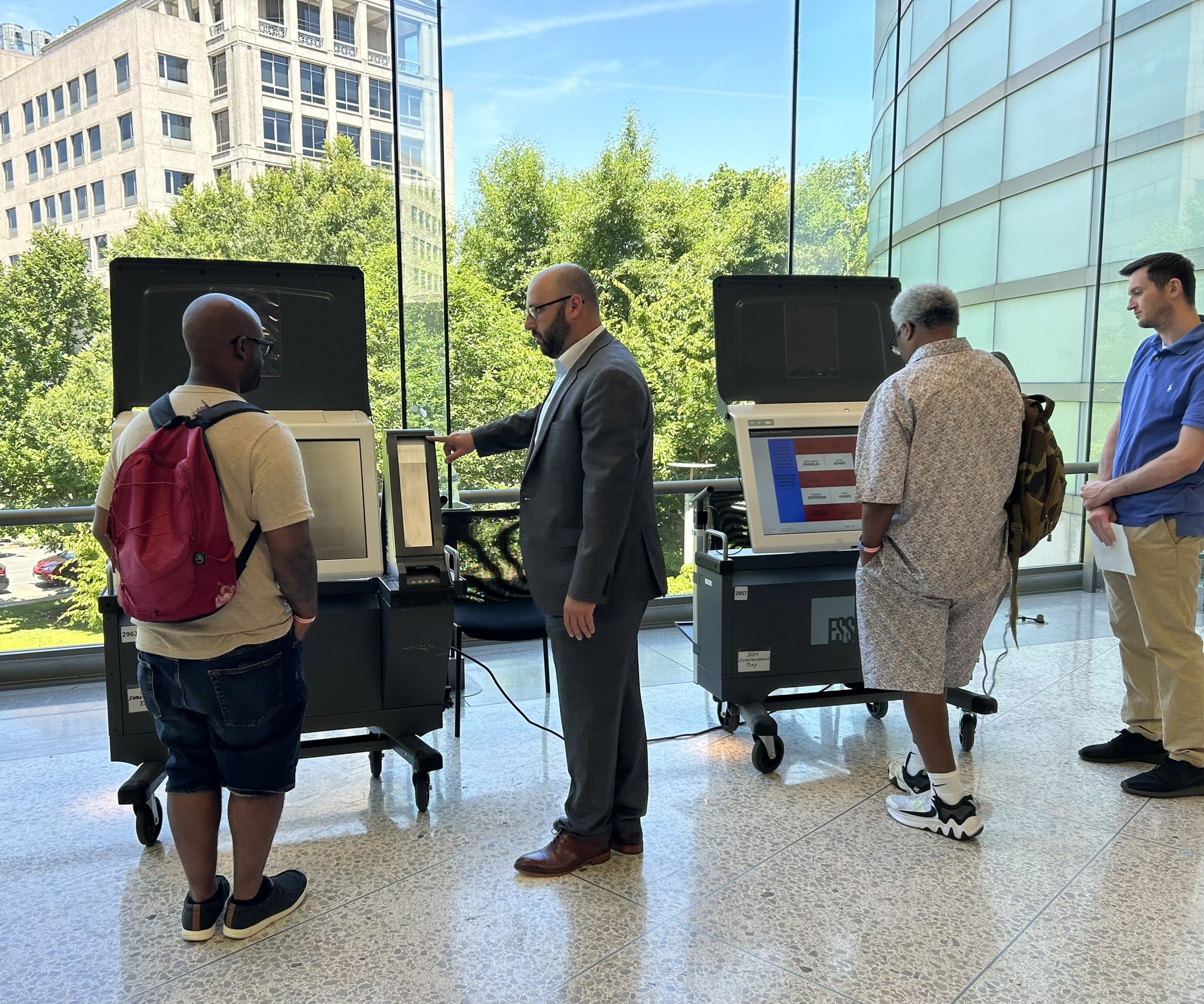 Philly’s new voting system may be its easiest yet, but the tech drives away some older pollworkers