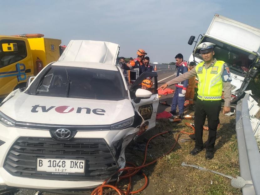 Polisi Selidiki TKP Mobil TV One Kecelakaan di Tol Pemalang |Republika Online