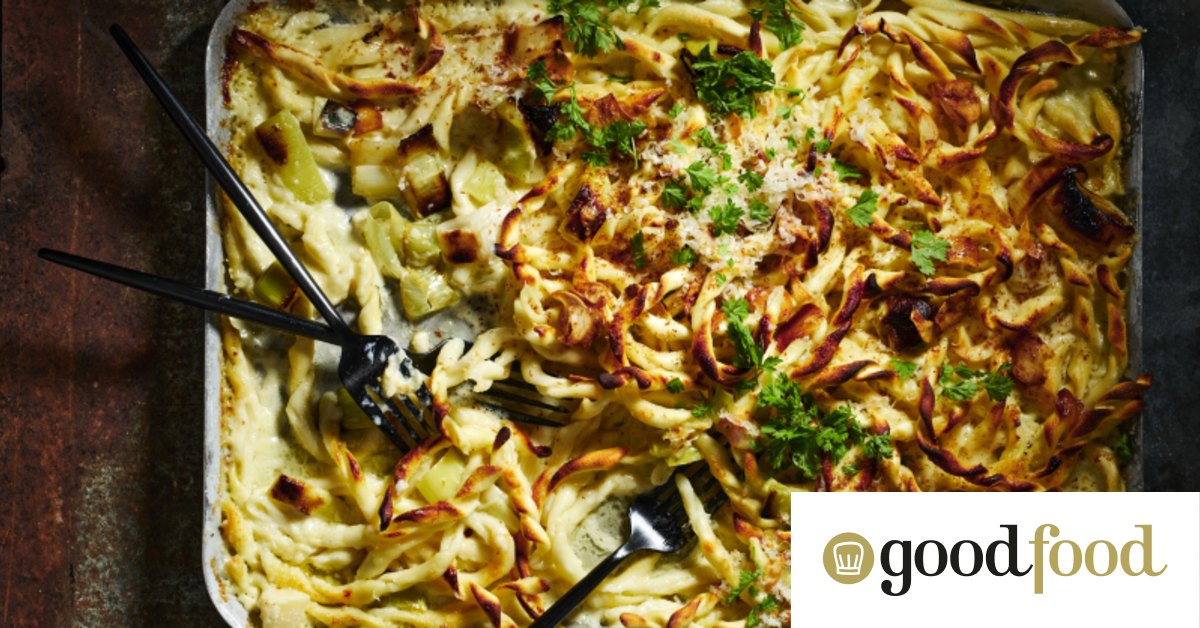 Quattro formaggi pasta with leeks and crispy bits