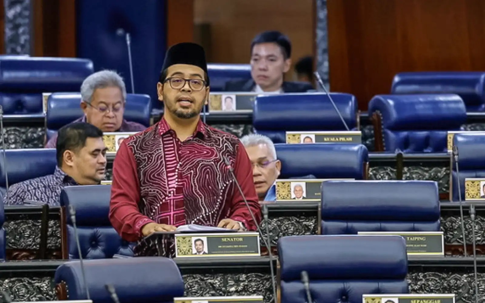 RUU355: Kerajaan ‘akan’ buat libat urus NGO bukan Islam, jelas Zulkifli