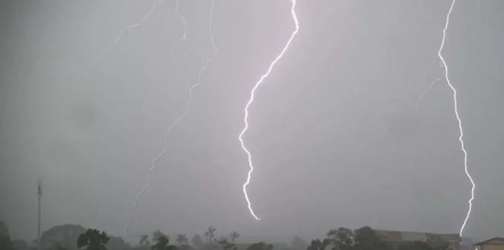 Ribut petir diramal di utara, Sarawak