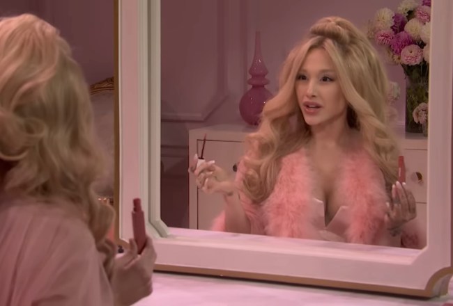 SNL Video: Chloe Fineman and Ariana Grande Deliver Dueling Jennifer Coolidge Impressions — Watch