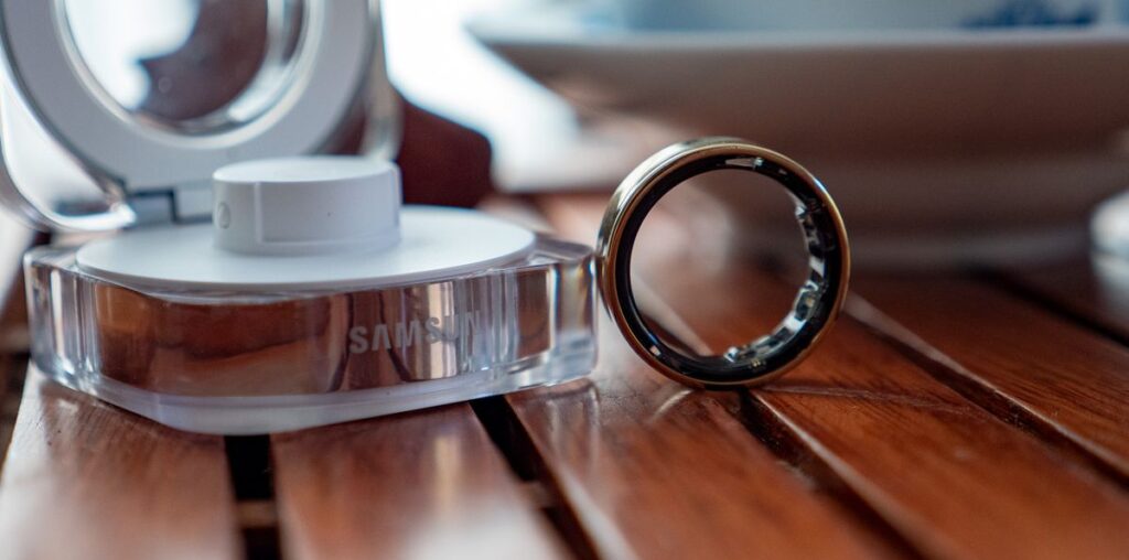 The Samsung Galaxy Ring and its charging case