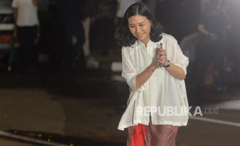 Veronica Tan  tiba di kediaman Presiden Terpilih Prabowo Subianto, Kertanegara, Jakarta Selatan, Senin (14/10/2024). Presiden Terpilih Prabowo Subianto memanggil sejumlah tokoh yang diyakini bakal menjadi calon menteri/kepala lembaga negara untuk pemerintahan baru ke depan.