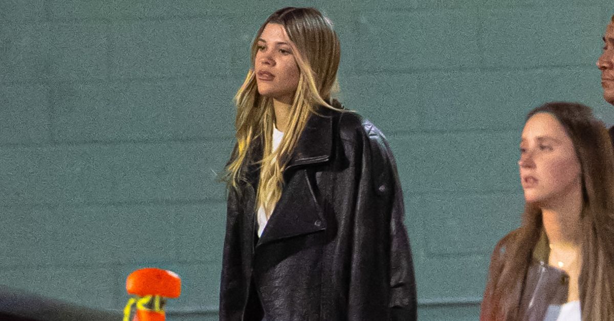 Sofia Richie Just Wore the Cool-Girl Jeans-and-Jacket Combo We’ve Seen All Over London and Paris