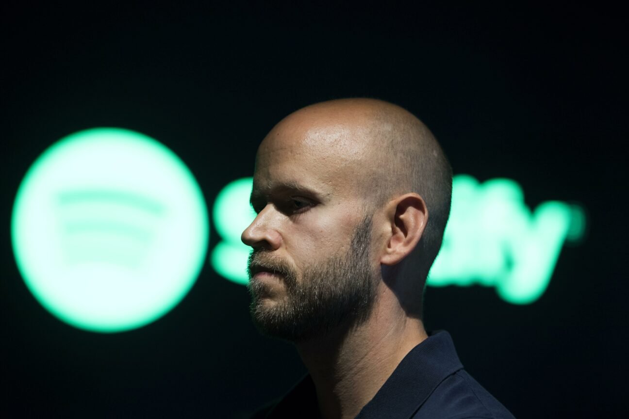 Daniel Ek just cashed out $35.8 million in Spotify shares. But that’s nothing compared to his co-founder… who just cashed out $383.8 million. – Music Business Worldwide