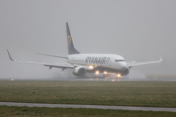 Storm Ashley: Ryanair issue warning to passengers as Ireland braces for flooding and power outages