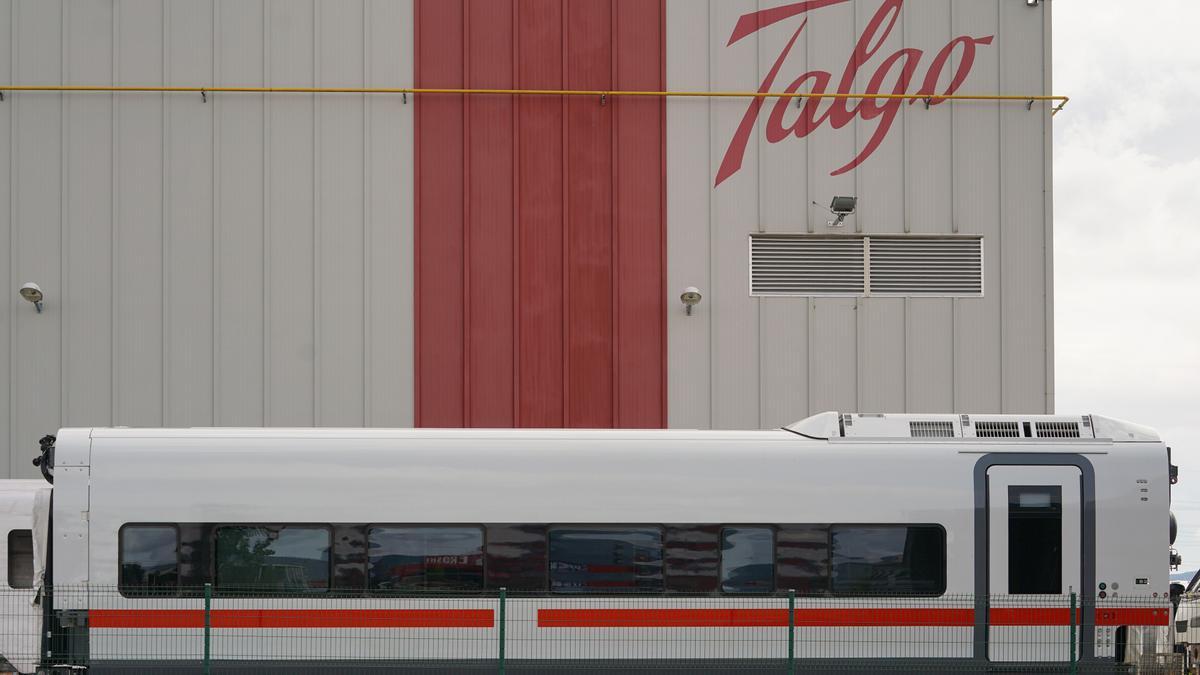 Talgo inicia conversaciones con Sidenor para negociar ‘una posible transacción’