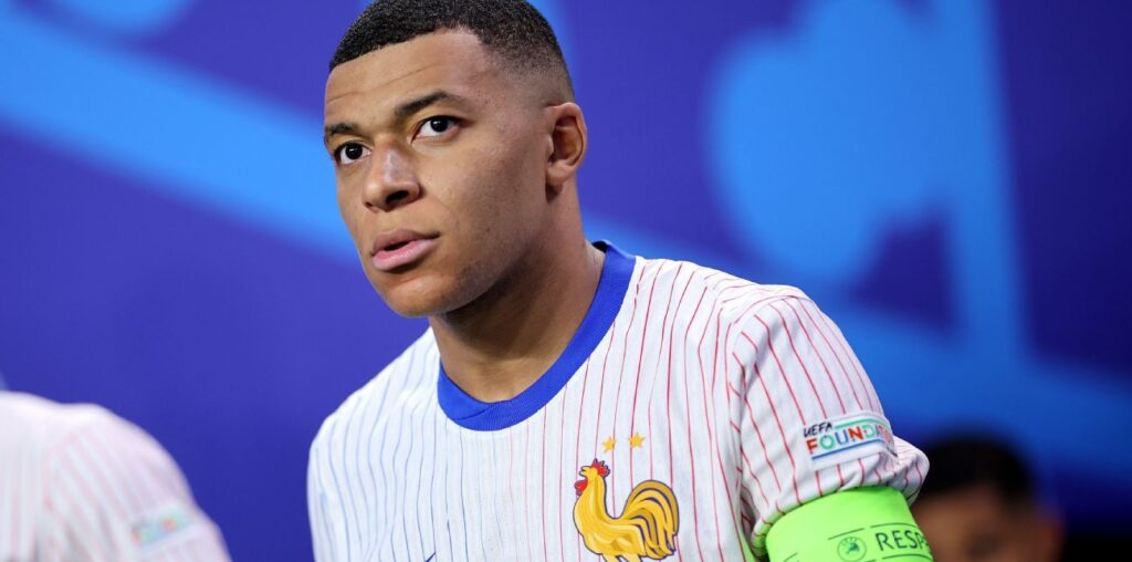 Teammates defend Mbappé after nightclub reports