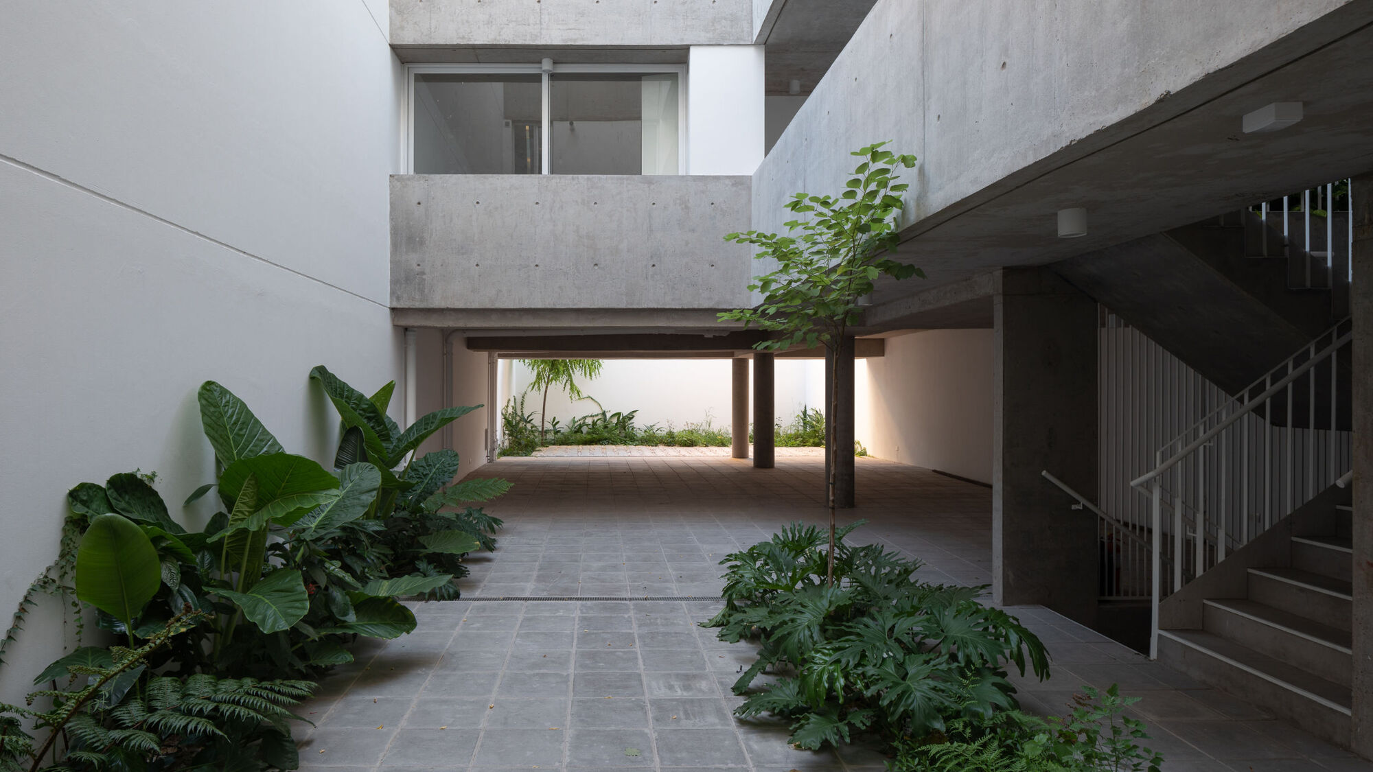 Teodoro García Residencial Building / BAS + Oszurkiewicz