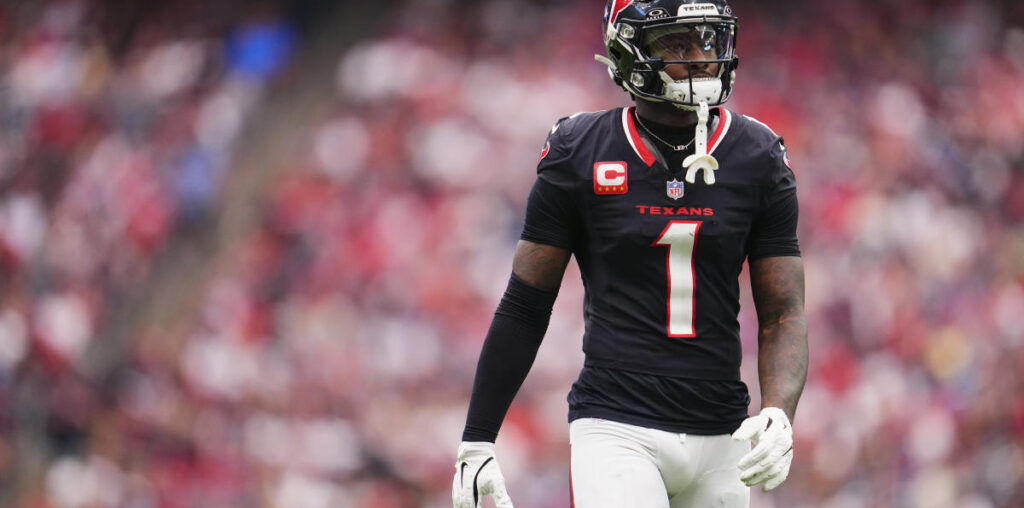 Texans sneak out win over Colts as WR Stefon Diggs leaves early with non-contact knee injury