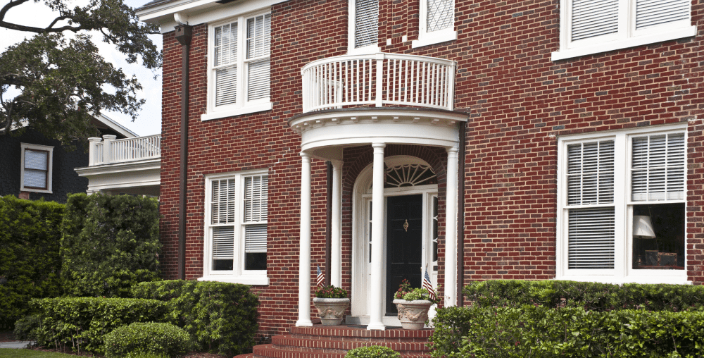 These 20 Colonial Style Homes Will Have You Feeling Warm and Cozy