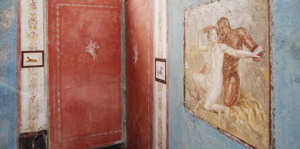 Tiny house unearthed in Pompeii