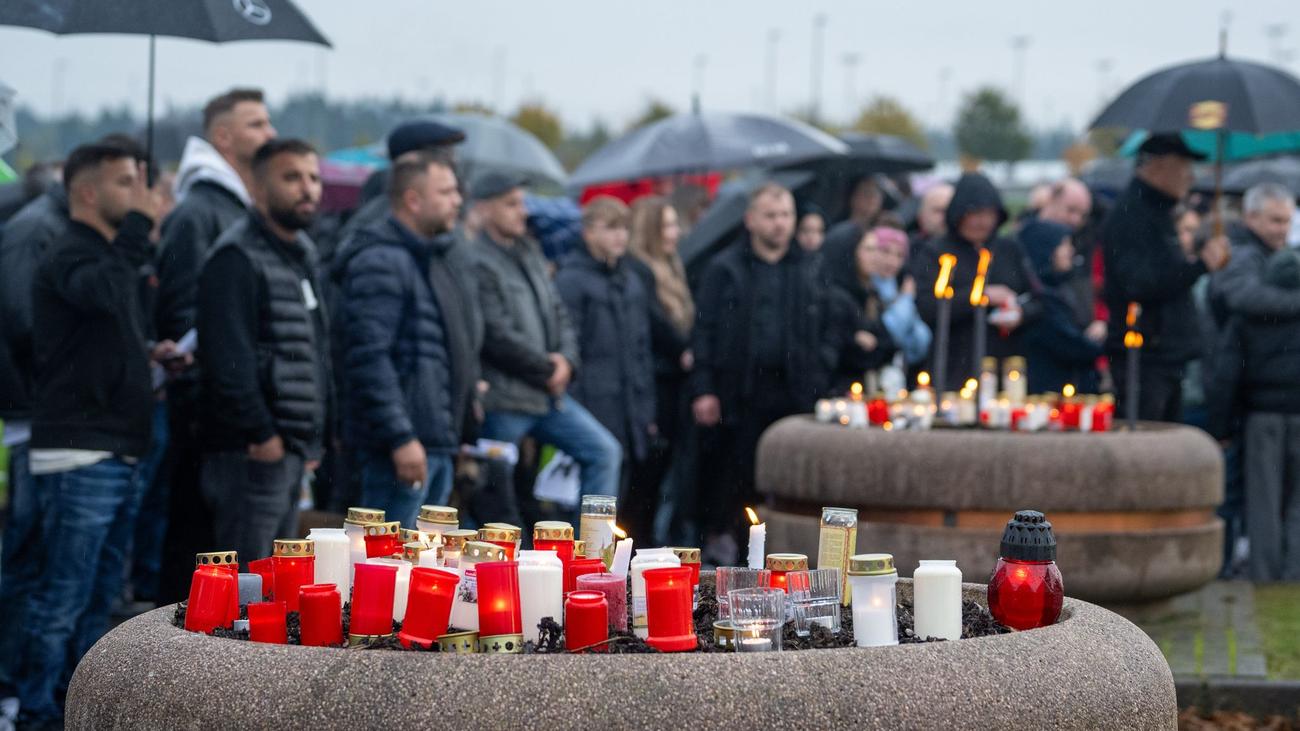 Tödliche Messerattacke: Demonstration vor Air Base gegen Gerichtsurteil