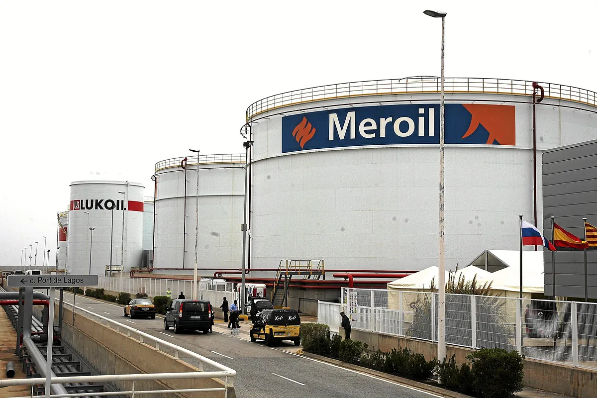 Trafigura se une a Meroil en el Puerto de Barcelona tras la salida de Lukoil