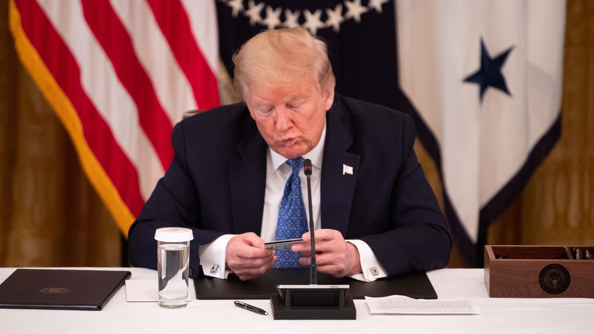 Trump’s coin sale misses early targets as crypto project’s website crashes