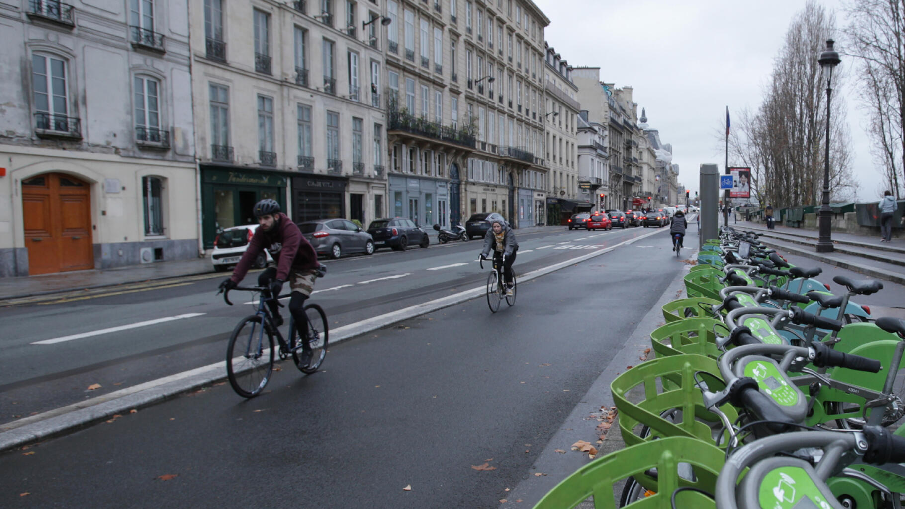 Un cycliste de 27 ans meurt à Paris, écrasé par un automobiliste après une altercation