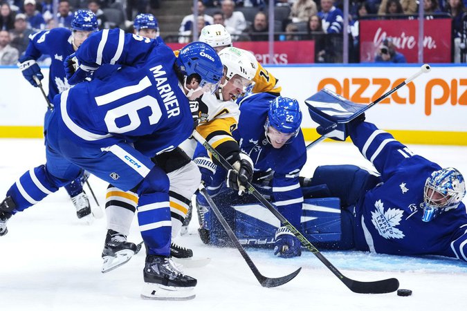 Under-the-microscope Mitch Marner moves into seventh Leafs’ all-time scoring list