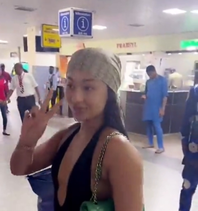 VIDEO: Rapper Rubi Rose arrives Nigeria ahead Lagos show