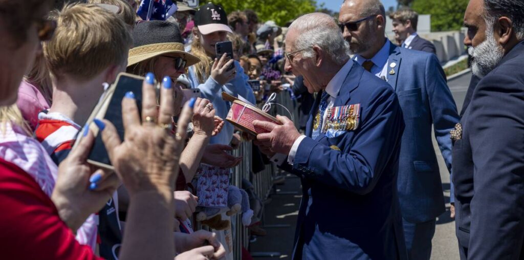 Warm, friendly Canberra crowds give King a boost amid his health concerns