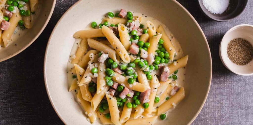 Weeknight Pasta Prosciutto e Piselli (Creamy Pasta With Prosciutto Cotto and Peas)