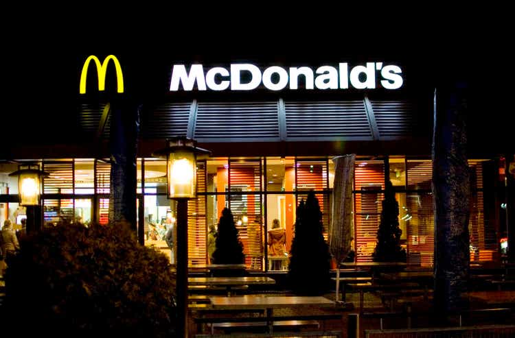 What investors need to know about the McDonald’s E. coli outbreak (NYSE:MCD)