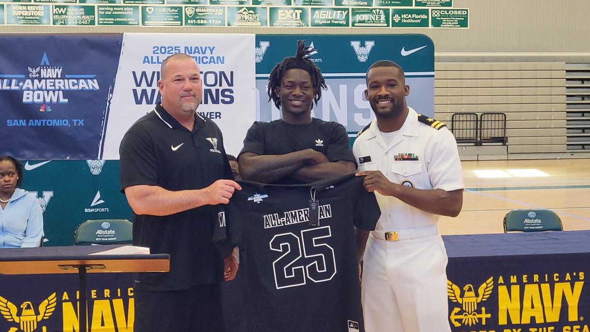 Wide Receiver Winston Watkins Honored as a 2025 Navy All-American