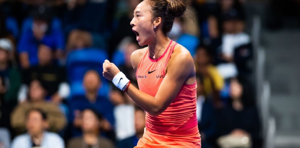 Zheng wins in Tokyo, clinches WTA Finals berth