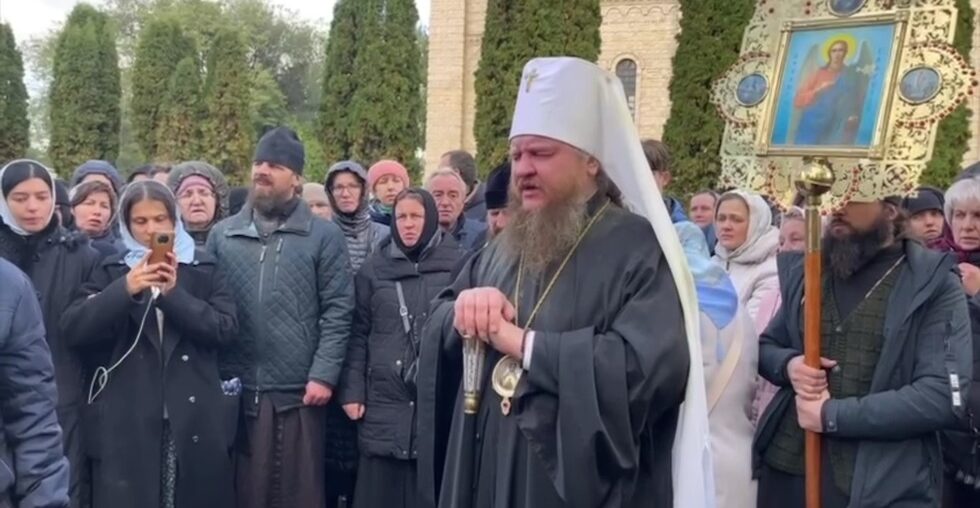 https://www.rt.com/russia/605897-ukrainian-cathedral-raid-bishop/Ukrainian diocese ‘goes underground’ after raid on cathedral