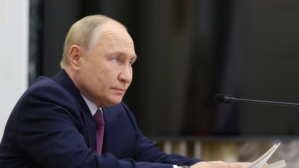 https://www.rt.com/russia/606704-putin-nuclear-arms-race/Russia doesn’t want new nuclear arms race – Putin