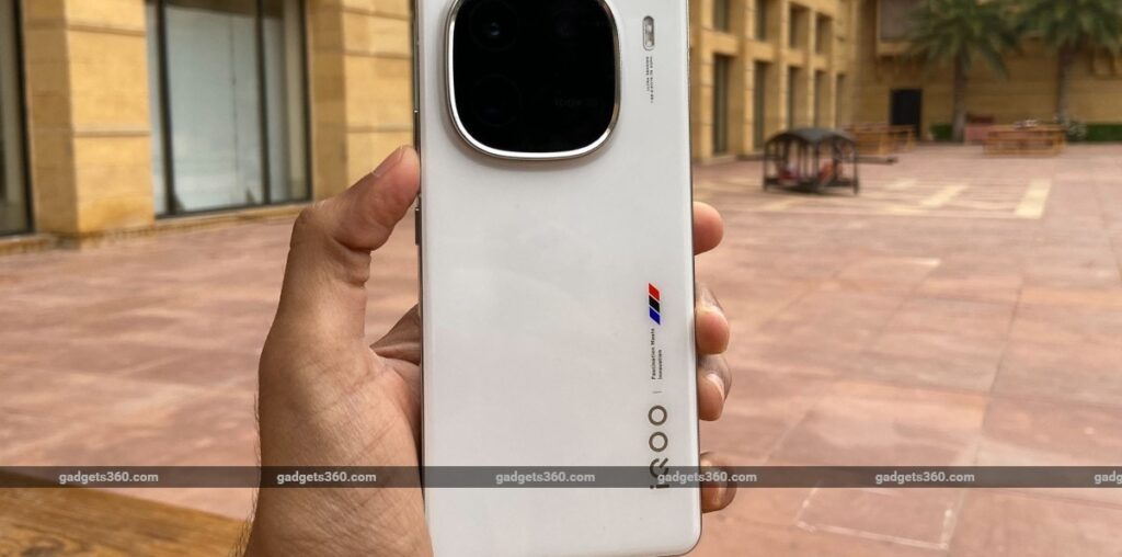 iQOO 13 India Launch Date Leaked as Handset Surfaces on Geekbench With Snapdragon 8 Gen 4 Chipset