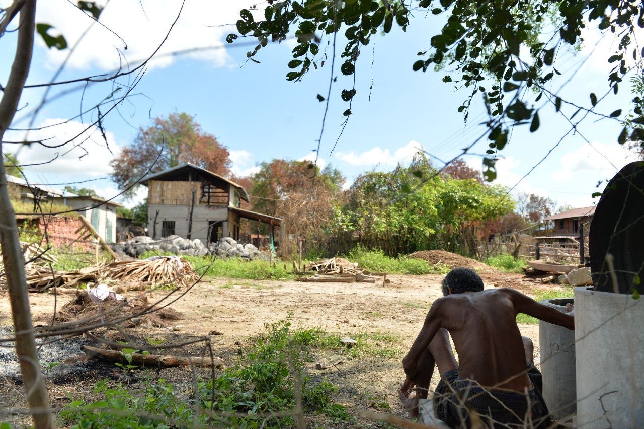 စစ်ကြောင်းထိုးခံနေရသည့် ဘုတလင်နယ်တွင် လူ ၅၀ ခန့် ဖမ်းဆီးခံရပြီး နေအိမ်များ မီးရှို့ခံရ   – Myanmar Now