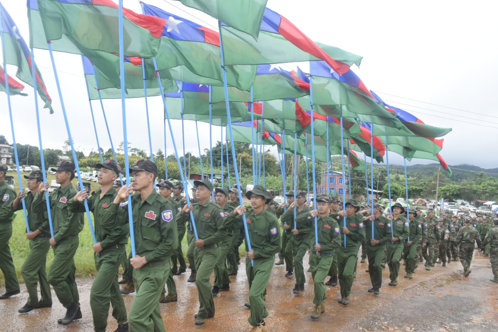 စစ်တပ်သစ္စာခံ ပအိုဝ်းပြည်သူ့စစ် အင်အားသောင်းနှင့်ချီကြီးထွားလာ – Myanmar Now