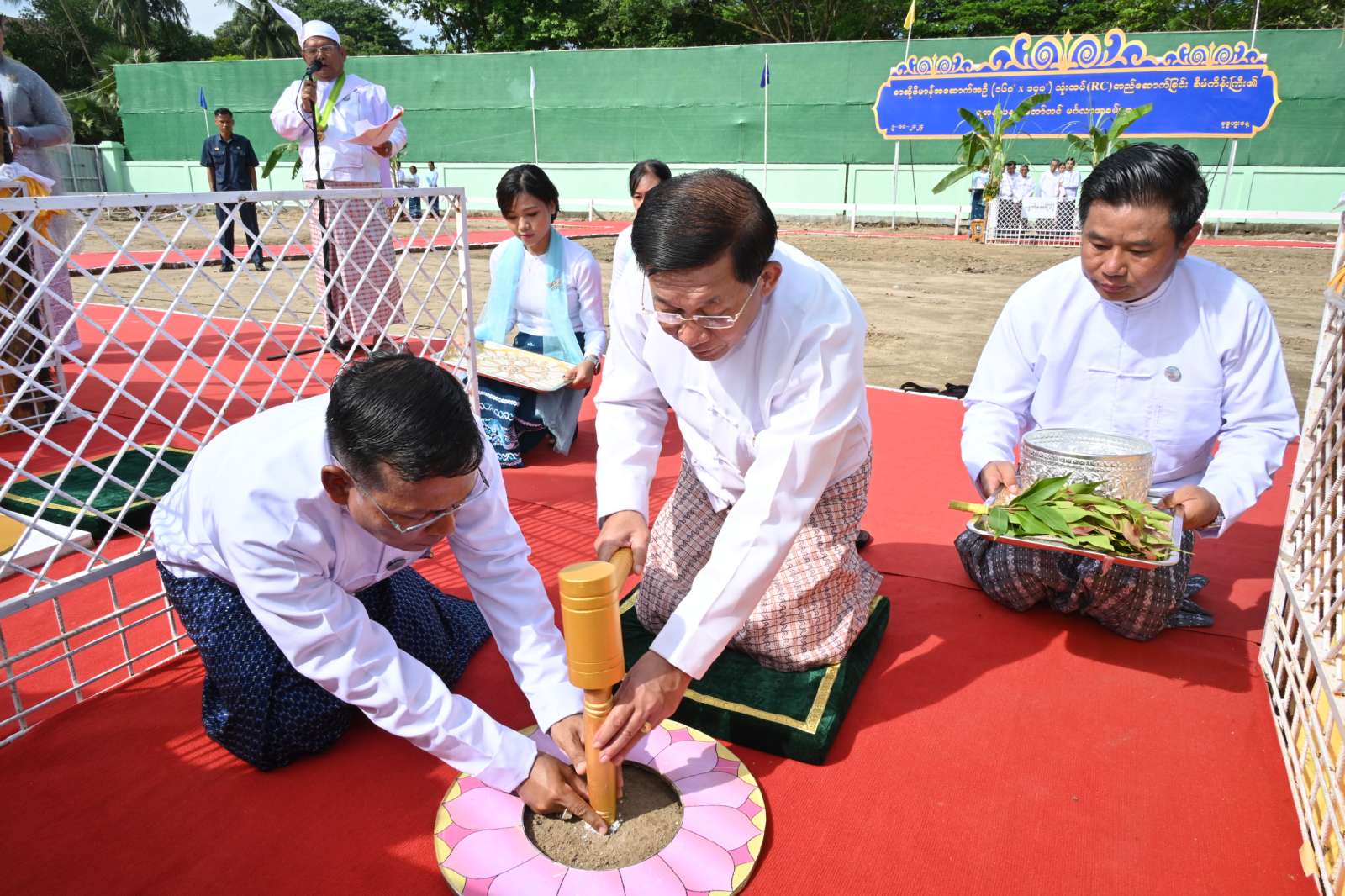 ဘုတလင်တွင် အထိနာသွားသည့်တပ်က အရပ်သား ၁၄ ဦးကို သတ်ဖြတ် – Myanmar Now